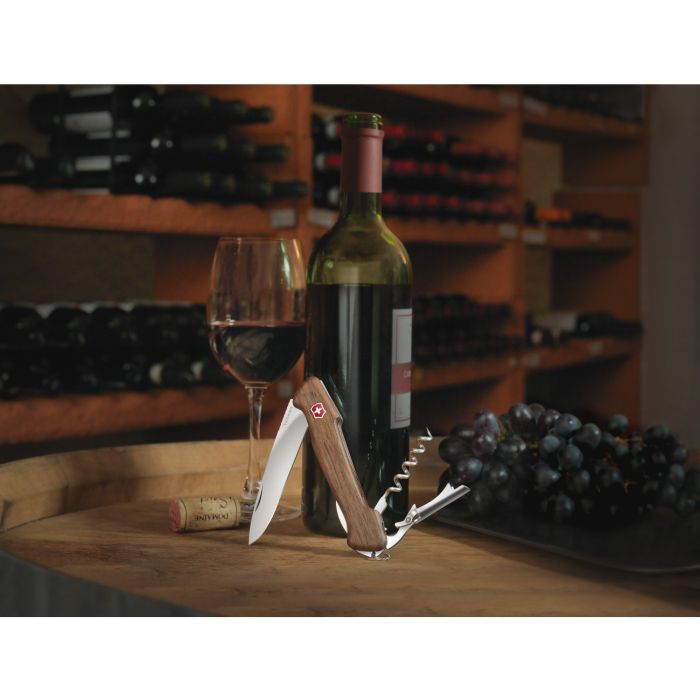 Briceag Victorinox Wine Master, 0.9701.63, Walnut Wood